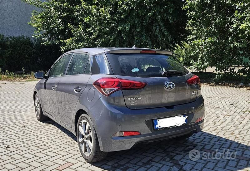 Usata Hyundai i20 75 CV (55 kW) 2016 Grigio Utilitaria