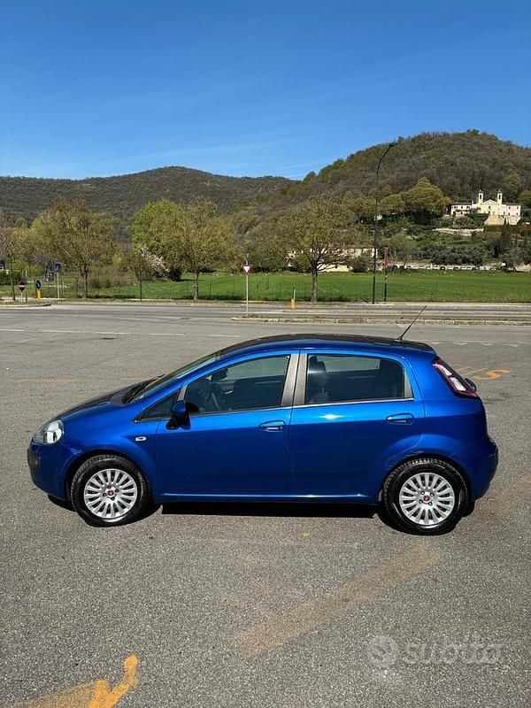 Usata Fiat Punto Evo 90 CV (66 kW) 2010 Blu Utilitaria