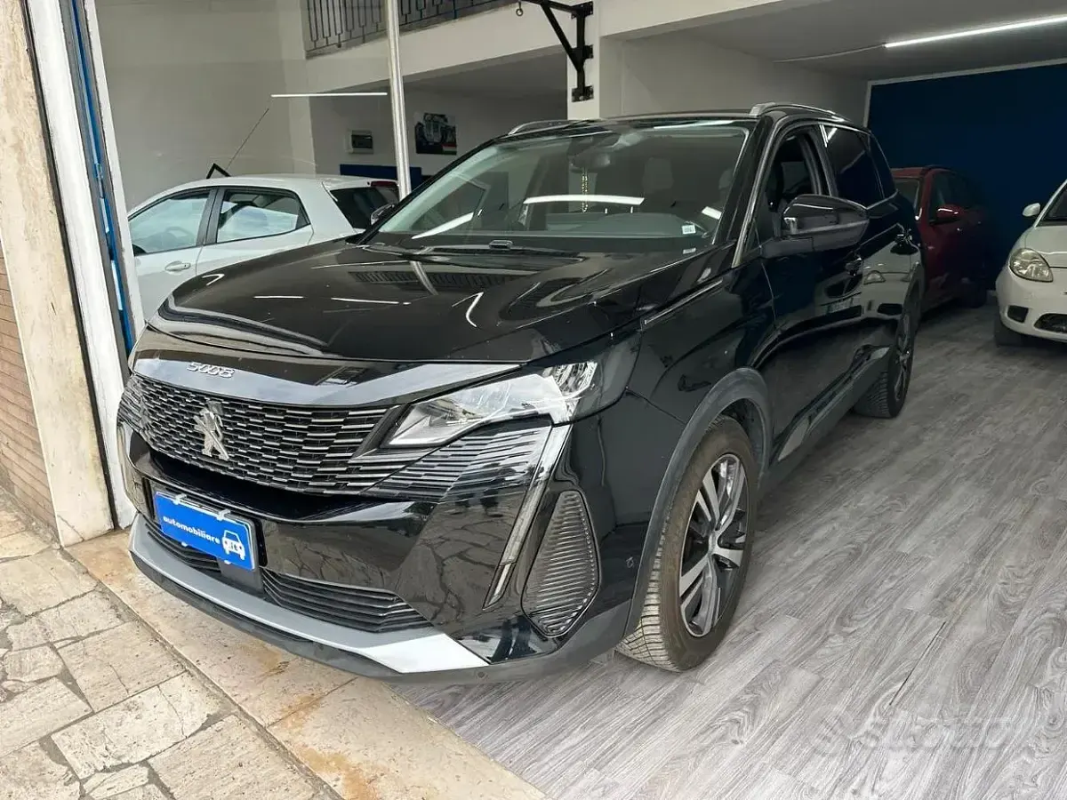 Usata Peugeot 5008 Allure 131 CV (96 kW) 2022 Nero SUV
