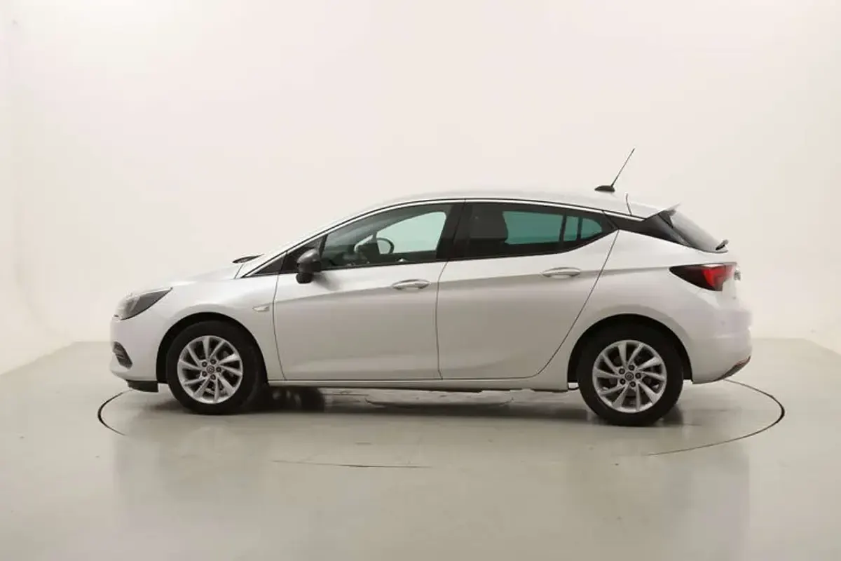 Usata Opel Astra Business Elegance 122 CV (89 kW) 2021 Argento Berlina