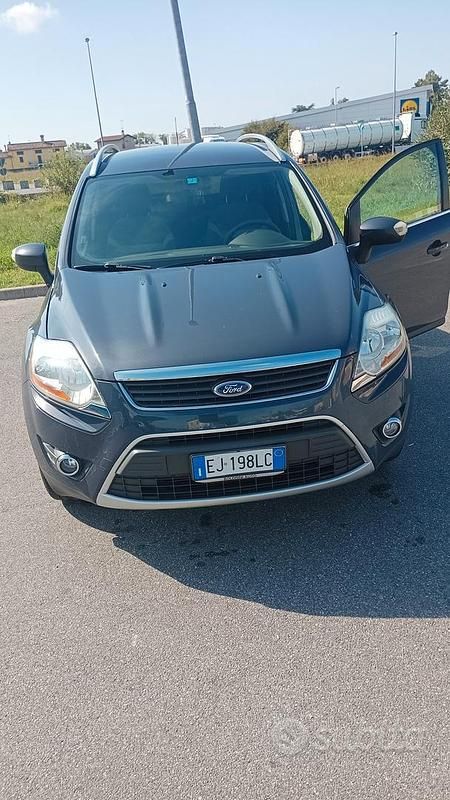 Usata Ford Kuga 140 CV (102 kW) 2011 Grigio SUV
