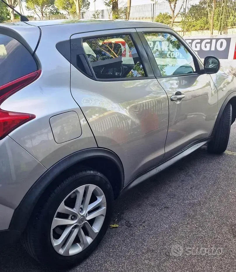 Usata Nissan Juke 117 CV (86 kW) 2011 Grigio SUV