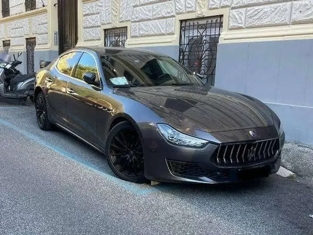 Usata Maserati Ghibli 250 CV (183 kW) 2017 Grigio Berlina