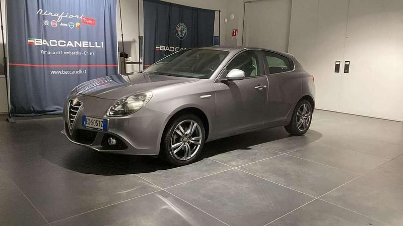 Grigio Usata 2014 Alfa Romeo Giulietta Distinctive Tre volumi | 10.450 € (Cara) - Immagine 1/4