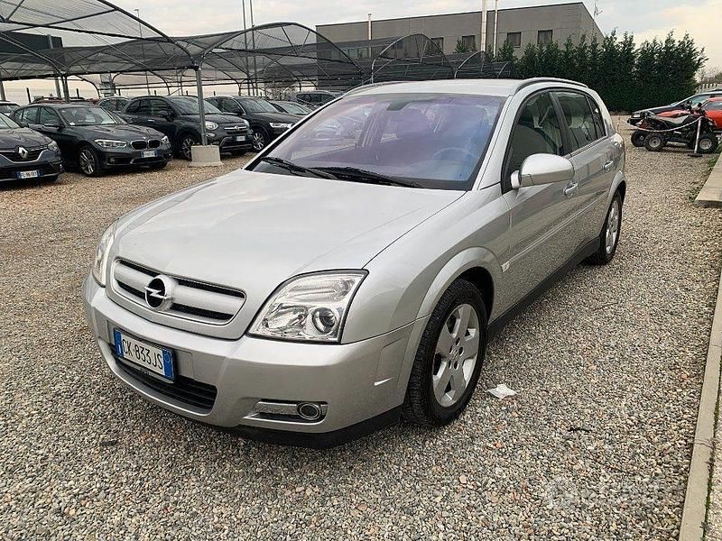 Grigio Usata 2004 Opel Signum Elegance Due volumi | 5900 € - Immagine 1/4
