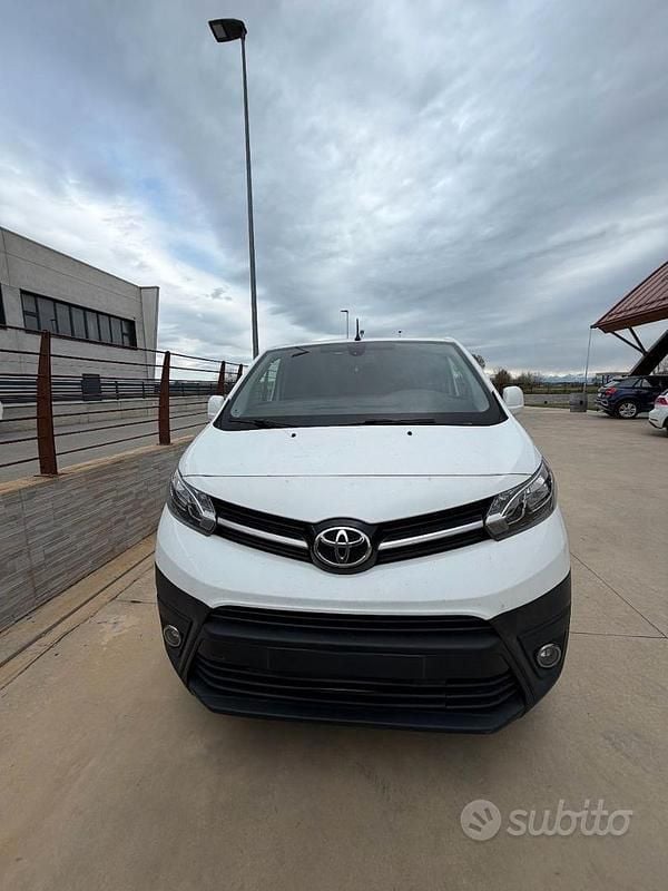 Begagnad Toyota Proace 2019 Vit Minibuss