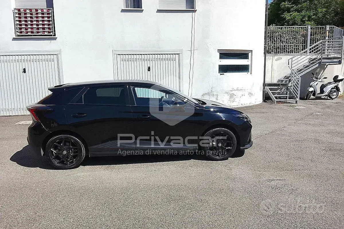Usata MG MG4 EV Luxury 67 kW (92 CV) 2023 Nero Utilitaria