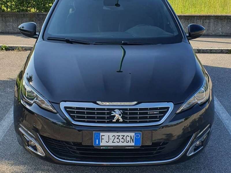 Usato 2017 Peugeot 308 1.6 Diesel 120 CV (9.900 €)