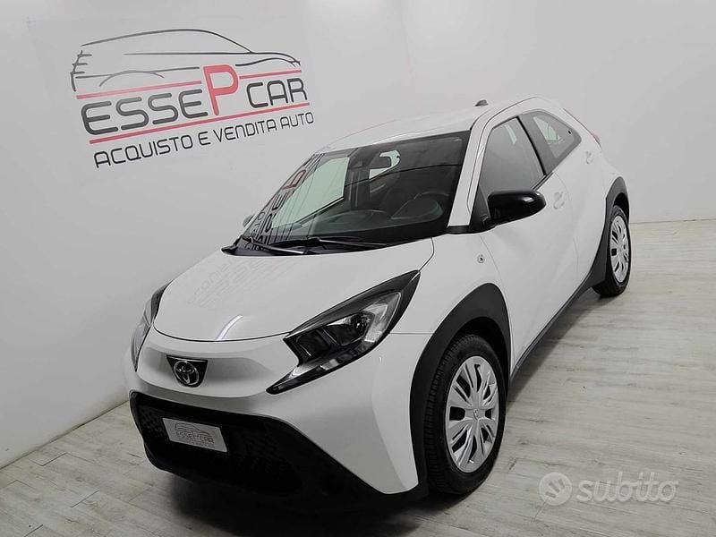 Usata Toyota Aygo X Lounge 72 CV (52 kW) 2023 Bianco SUV