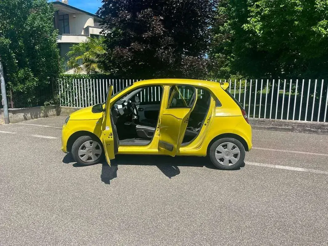 Usata Renault Twingo SE 69 CV (50 kW) 2016 Giallo Utilitaria