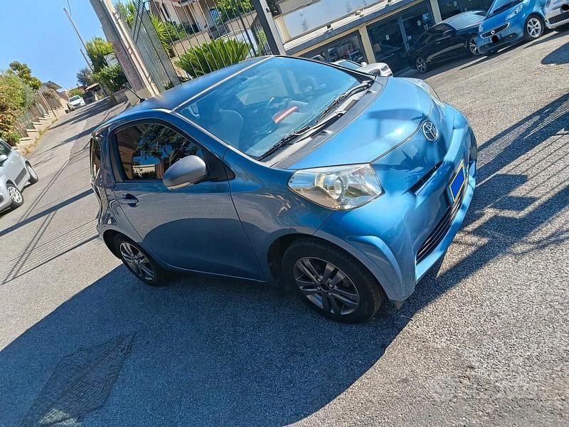 Blu Usata 2012 Toyota iQ Trend Due volumi | 6200 € (Buon prezzo) - Immagine 1/4