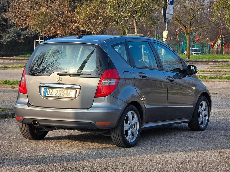 Usata Mercedes A150 Avantgarde 95 CV (69 kW) 2009 Grigio Berlina