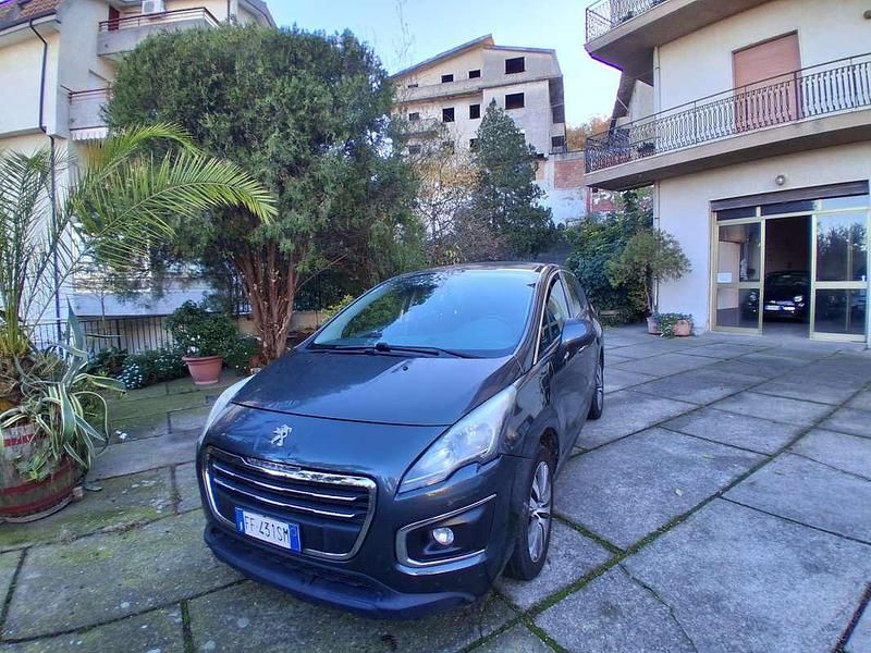 Gebraucht Peugeot 3008 Access 114 PS (83 kW) 2016 Grau Van / Kleinbus