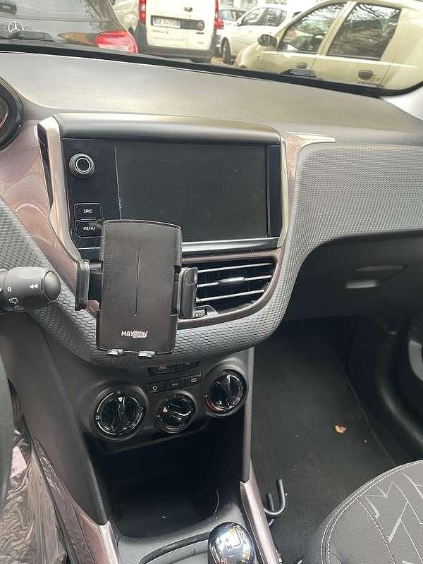 Usata Peugeot 2008 Active 82 CV (60 kW) 2015 Bianco SUV