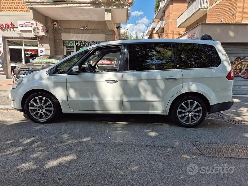 Usata Ford Galaxy Ghia 175 CV (128 kW) 2008 Bianco Monovolume