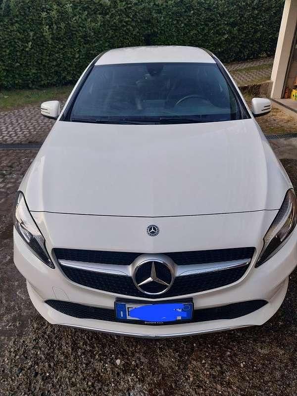 Usata Mercedes A180 Premium 109 CV (80 kW) 2018 Bianco Berlina