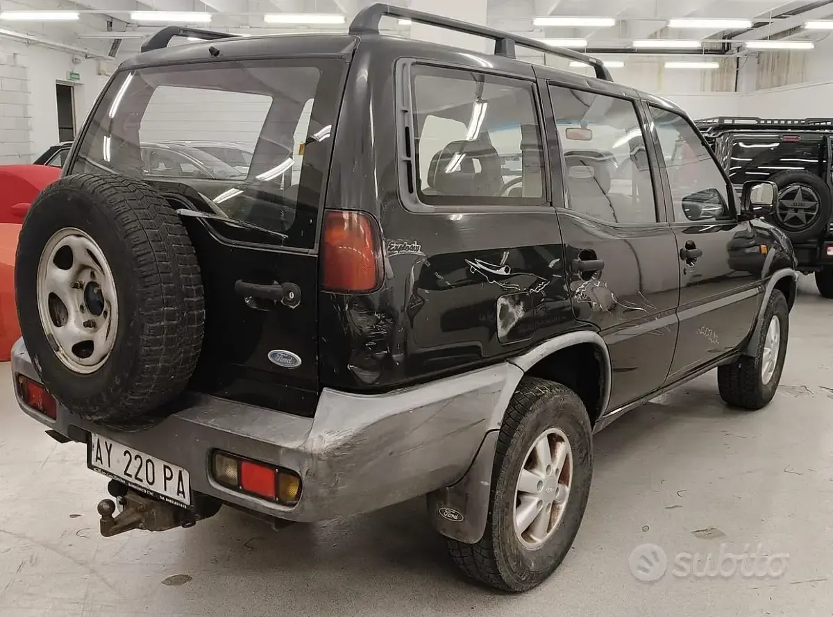 Usata Nissan Terrano 101 CV (74 kW) 1998 Nero SUV