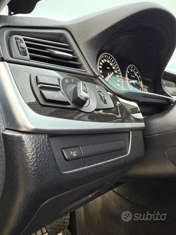 Usata BMW 530 Comfort Edition 258 CV (189 kW) 2012 Nero Berlina