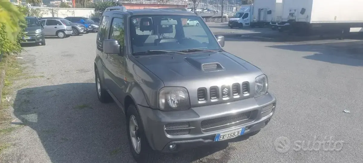 Usata Suzuki Jimny 86 CV (63 kW) 2006 Grigio SUV