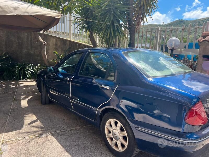 Usata Lancia Lybra 116 CV (85 kW) 2003 Blu Berlina
