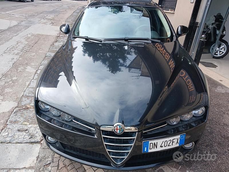 Begagnad Alfa Romeo 159 120 HK (88 kW) 2008 Svart Kombi
