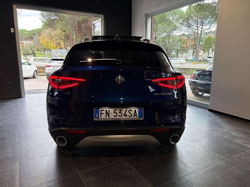 Usata Alfa Romeo Stelvio Executive 210 CV (154 kW) 2018 Blu SUV