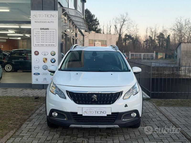 Usata Peugeot 2008 Active 99 CV (72 kW) 2018 Bianco SUV