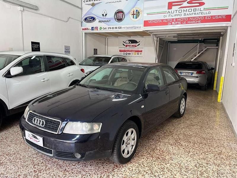 Blu/azzurro Usata 2001 Audi A4 Tre volumi | 1499 € (Ottimo prezzo) - Immagine 1/4