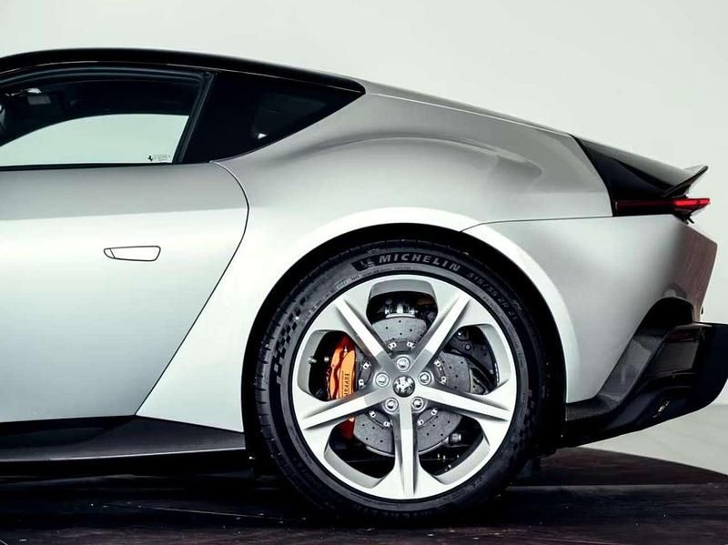 Nuova Ferrari 12 Cilindri 829 CV (609 kW) 2025 Argento Coupé