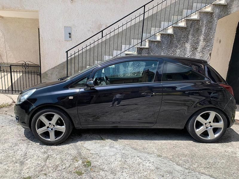 Usata Opel Corsa 69 CV (50 kW) 2008 Nero Utilitaria