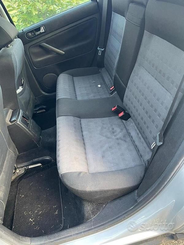 Usata VW Passat 130 CV (95 kW) 2002 Grigio Berlina