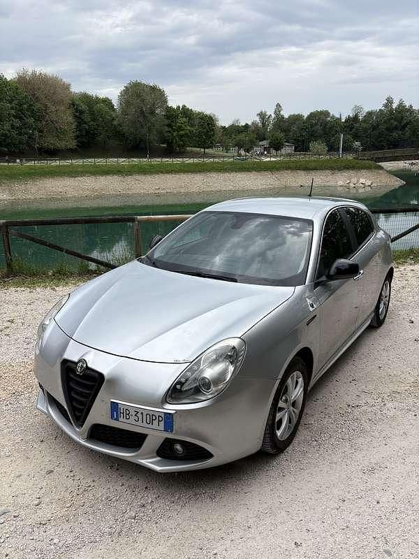 Usata Alfa Romeo Giulietta Progression 105 CV (77 kW) 2011 Utilitaria