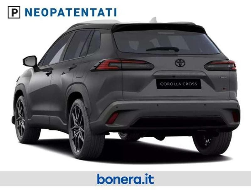 Nuova Toyota Corolla Cross Sport 179 CV (131 kW) 2026 Storm grey & black SUV
