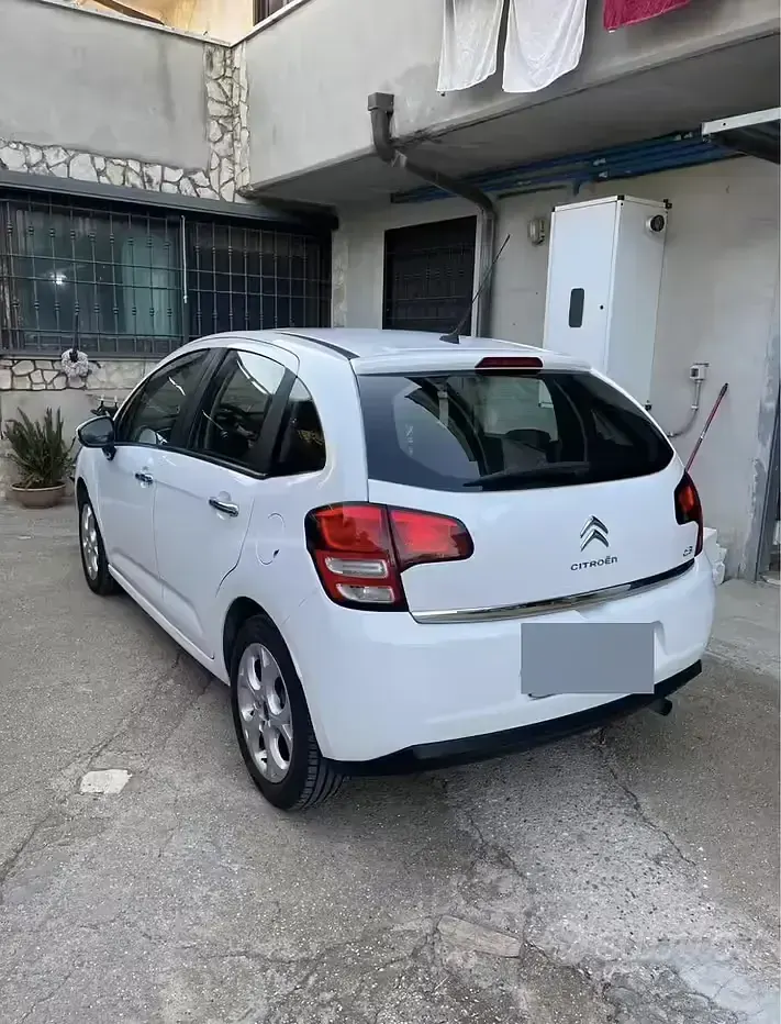 Używany Citroën C3 68 KM (50 kW) 2012 Biały Sedan/Limuzyna