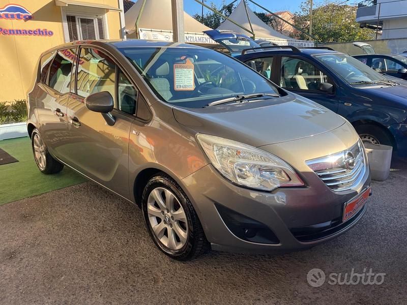 Grigio Usata 2011 Opel Meriva Monovolume | 4100 € (Buon prezzo) - Immagine 1/4
