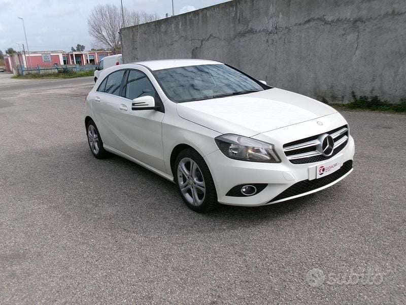 Usata Mercedes A180 AMG 108 CV (79 kW) 2015 Bianco Berlina