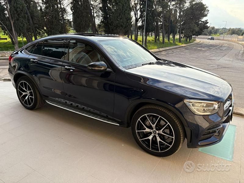 Usata Mercedes GLC300e Premium 194 CV (142 kW) 2022 Blu Coupé