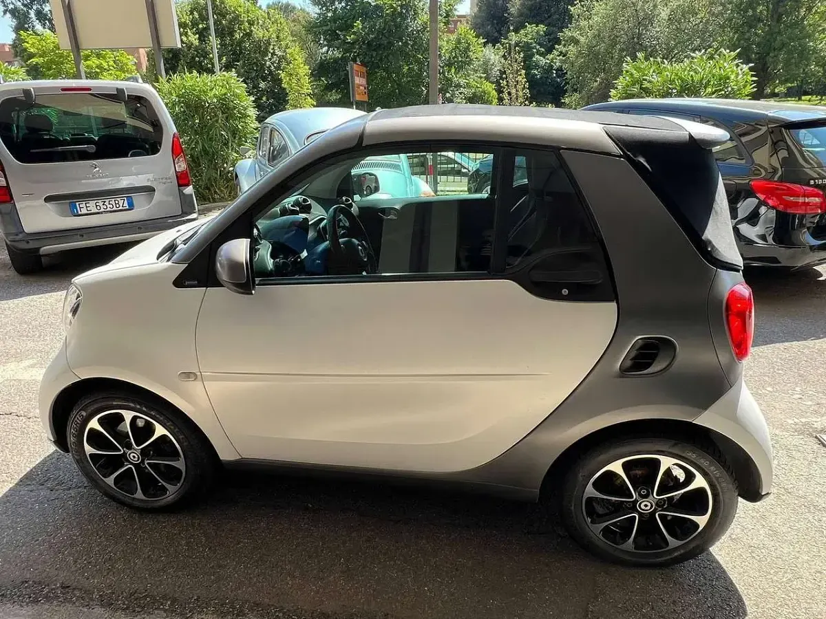 Usata Smart ForTwo Cabrio 90 CV (66 kW) 2017 Bianco opaco Cabrio