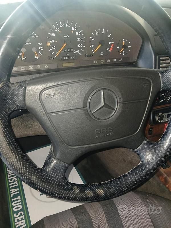 Usata Mercedes SL300 231 CV (169 kW) 1992 Rosso Cabrio
