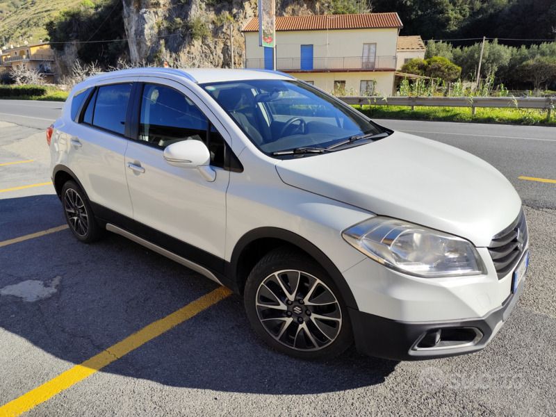 Bianco Usata 2016 Suzuki SX4 S-Cross SUV | 10.200 € (Buon prezzo) - Immagine 1/4