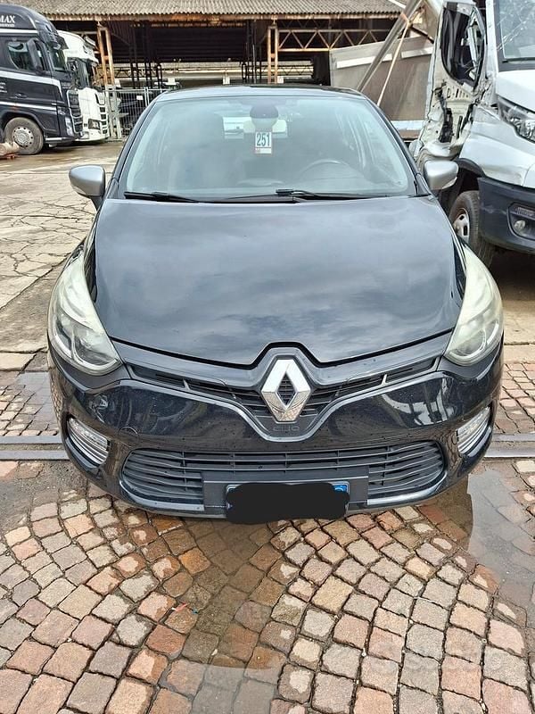 Usata Renault Clio GT-Line 75 CV (55 kW) 2016 Nero Coupé