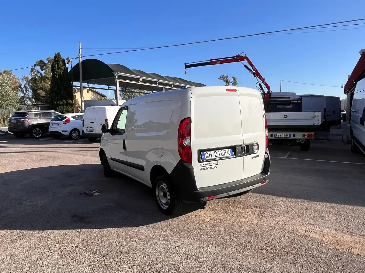 Usata Fiat Doblò 105 CV (77 kW) 2021 Bianco Monovolume