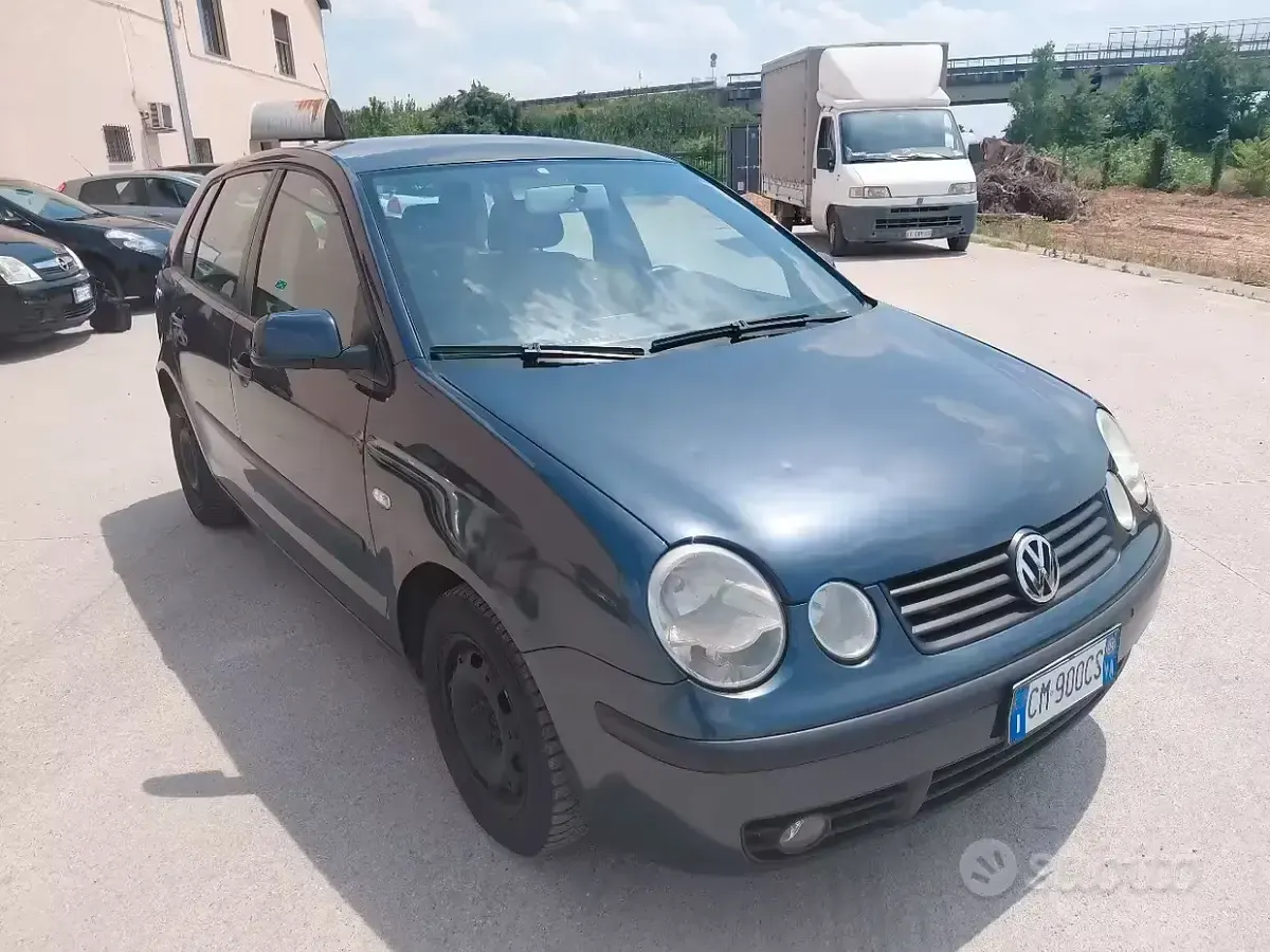 Usata VW Polo 64 CV (47 kW) 2004 Grigio Utilitaria