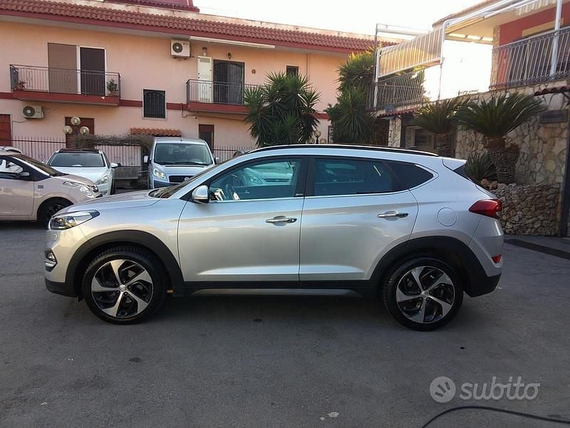 Usata Hyundai Tucson Xpossible 136 CV (100 kW) 2017 Grigio SUV