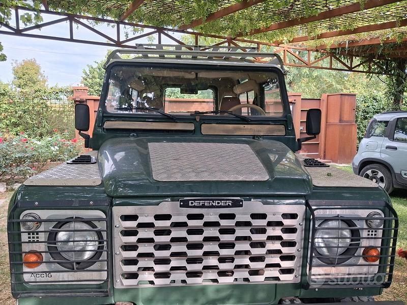 Verde Usata 1999 Land Rover Defender SUV | 24.000 € - Immagine 1/4