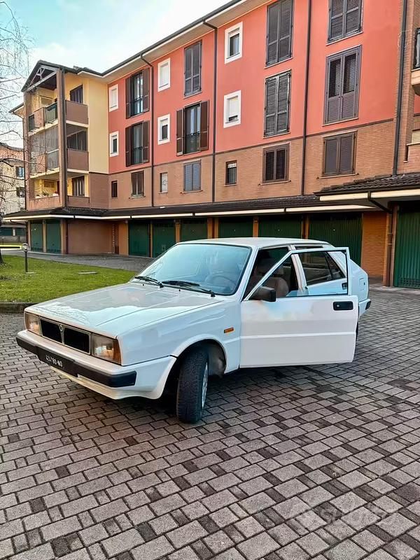 Usata Lancia Delta 75 CV (55 kW) 1980 Bianco Utilitaria
