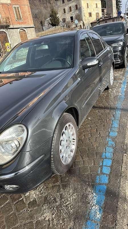 Usata Mercedes E220 Elegance 150 CV (110 kW) 2002 Berlina