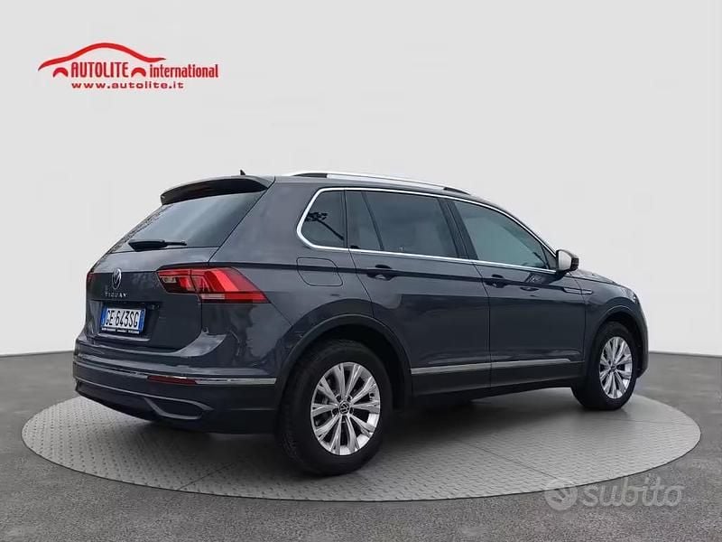 Usata VW Tiguan Life 150 CV (110 kW) 2021 Grigio SUV
