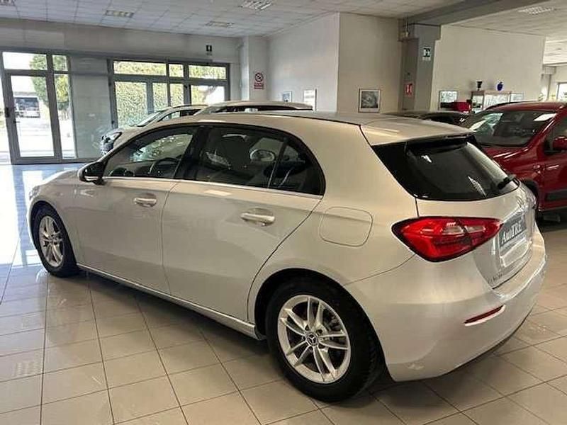 Occasion Mercedes A160 Business 109 ch (80 kW) 2019 Argent Berline