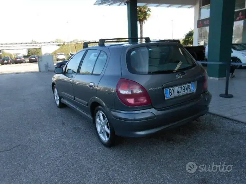 Usata Nissan Almera SE 110 CV (80 kW) 2002 Grigio Berlina